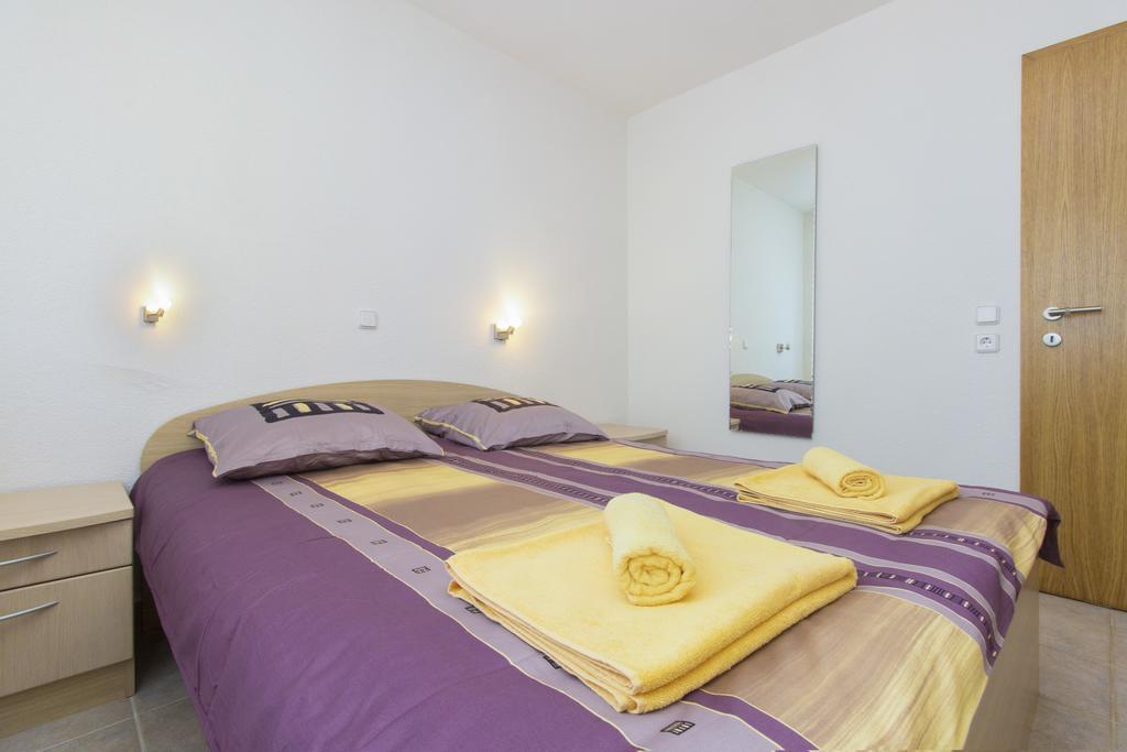 Apartments Zoran Pirovac Kültér fotó