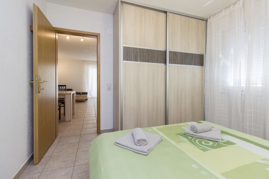 Apartments Zoran Pirovac Kültér fotó