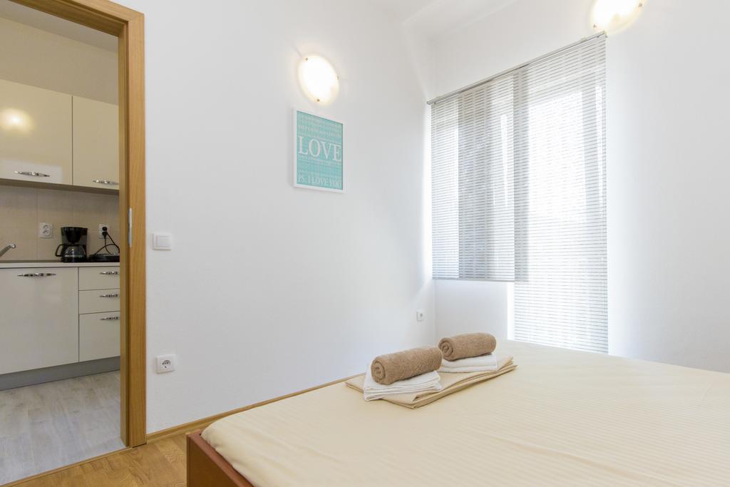 Apartments Zoran Pirovac Kültér fotó