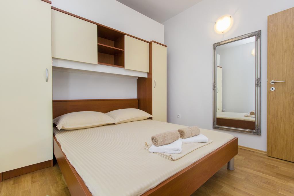 Apartments Zoran Pirovac Kültér fotó