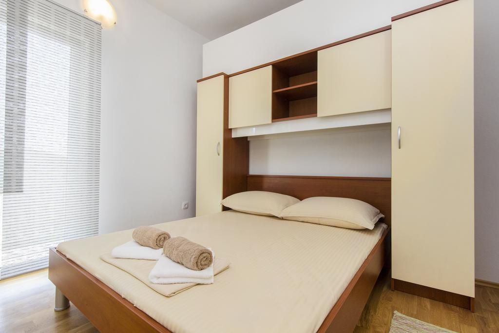 Apartments Zoran Pirovac Kültér fotó