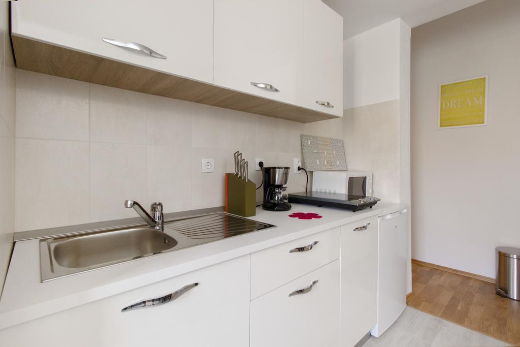 Apartments Zoran Pirovac Kültér fotó