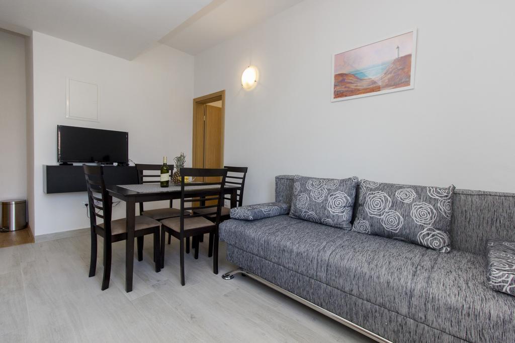 Apartments Zoran Pirovac Kültér fotó