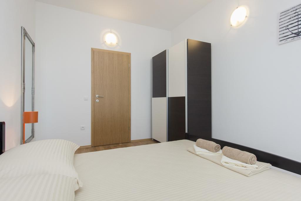 Apartments Zoran Pirovac Kültér fotó
