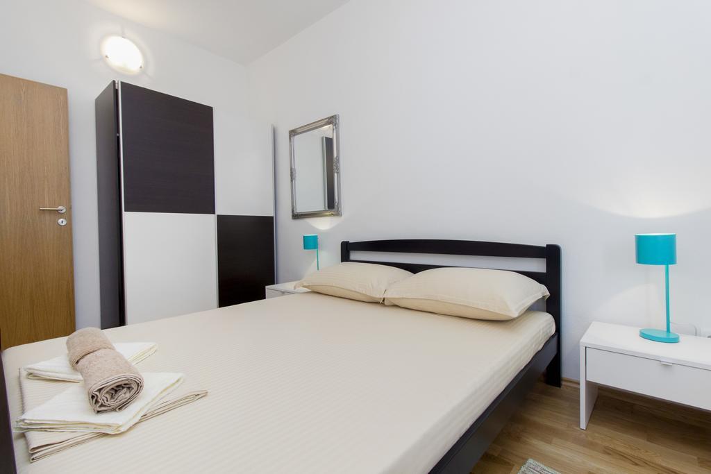 Apartments Zoran Pirovac Kültér fotó