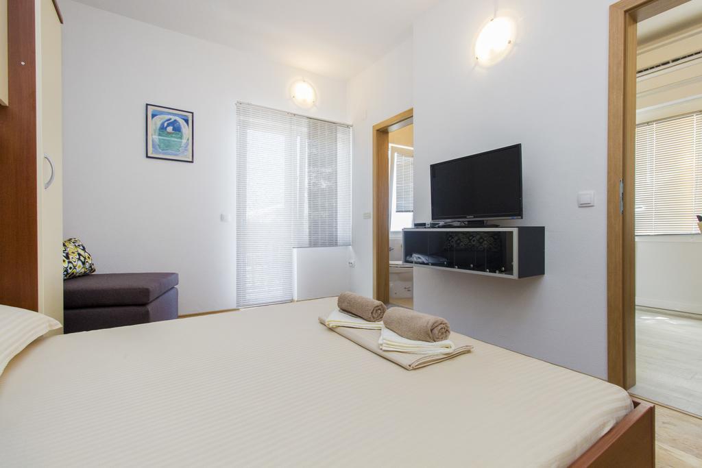 Apartments Zoran Pirovac Kültér fotó